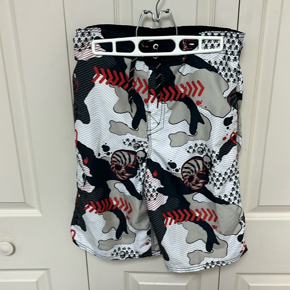 Boys Joe Boxer swim trunks XL 14-16. Good preowned condition, no flaws.